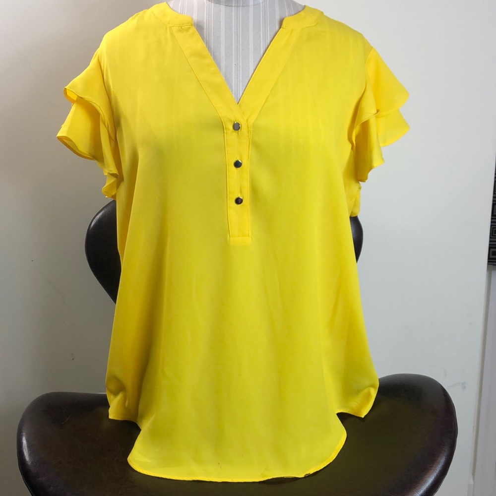 Zac & Rachel Blouse yellow short ruffled sleeve size medium